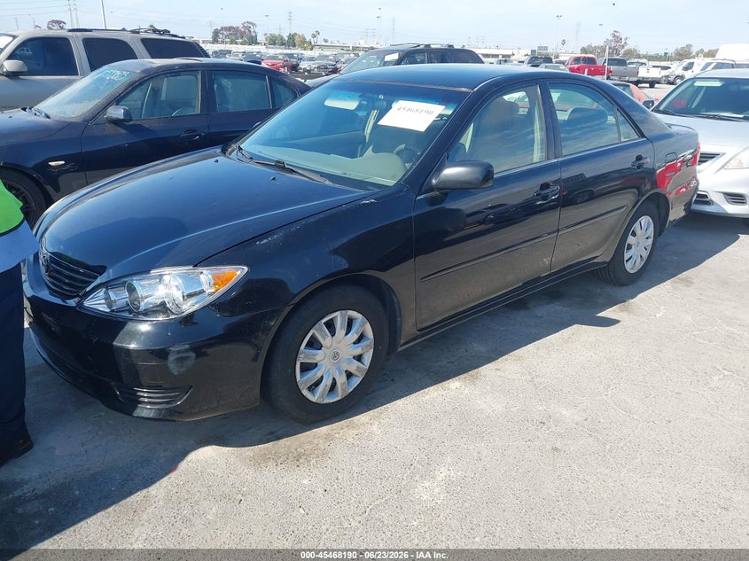 2005 Toyota Camry VIN 4T1BE32K05U409895 IAAI salvage auction — NORMAL WEAR, Clear - Dealer Only (California), sold $400 on 2026-07-09 (photo 2)