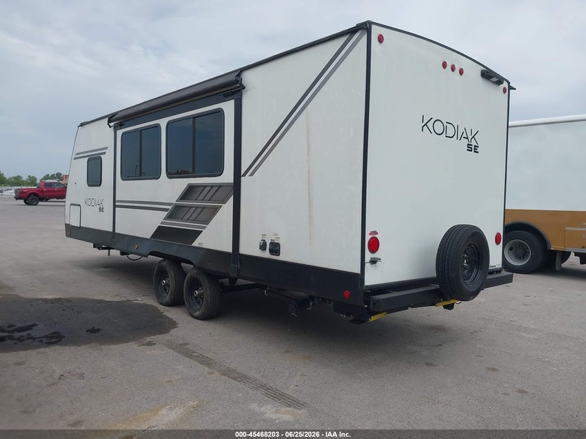 2023 Dutchmen Kodiak VIN 4YDTKDM28PJ970562 IAAI salvage auction — ROOF, Salvage (Texas), sold $25 on 2026-09-02 (photo 3)