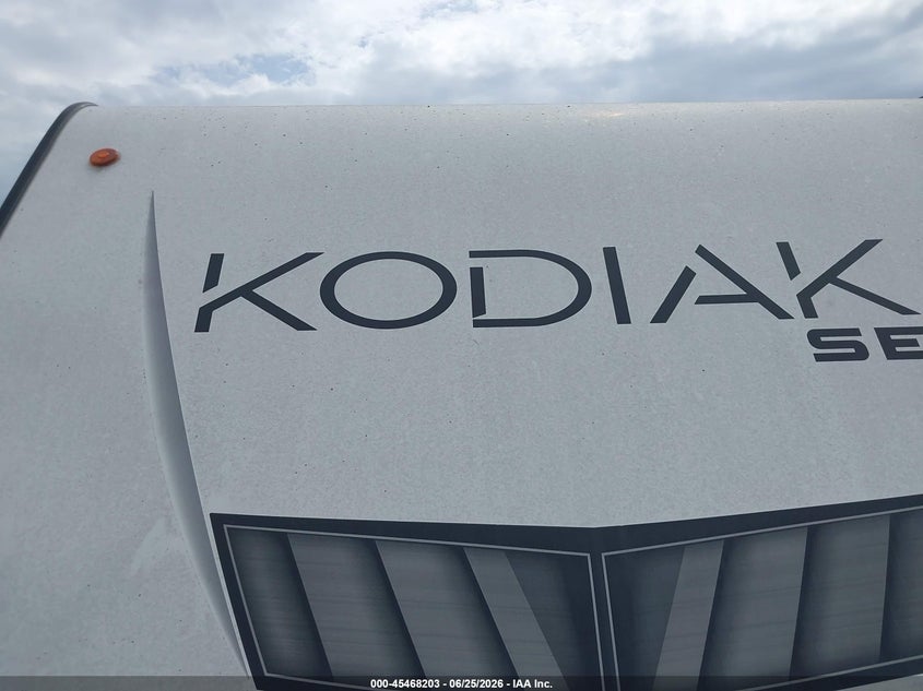 2023 Dutchmen Kodiak VIN 4YDTKDM28PJ970562 IAAI salvage auction — ROOF, Salvage (Texas), sold $25 on 2026-09-02 (photo 6)