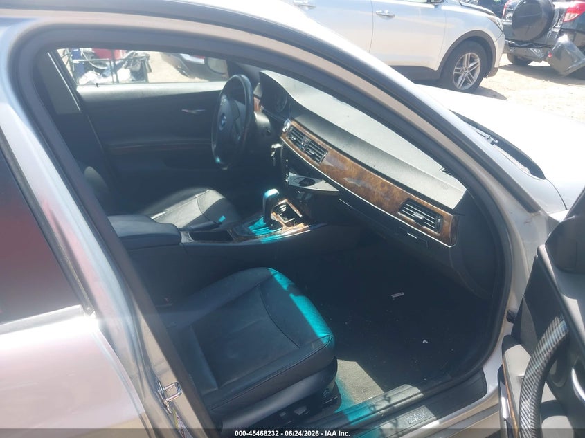2007 BMW 3 series VIN WBAVA37597NL16822 IAAI salvage auction — RIGHT REAR, Reconstructed (Massachusetts), sold $425 on 2026-07-17 (photo 5)