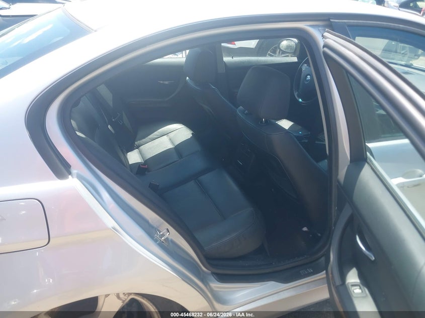 2007 BMW 3 series VIN WBAVA37597NL16822 IAAI salvage auction — RIGHT REAR, Reconstructed (Massachusetts), sold $425 on 2026-07-17 (photo 8)