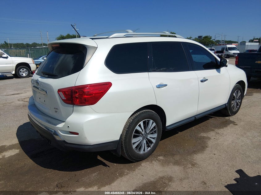 2017 Nissan Pathfinder VIN 5N1DR2MM4HC608996 IAAI salvage auction — HAIL, Salvage Title, sold $3,225 on 2026-07-31 (photo 4)