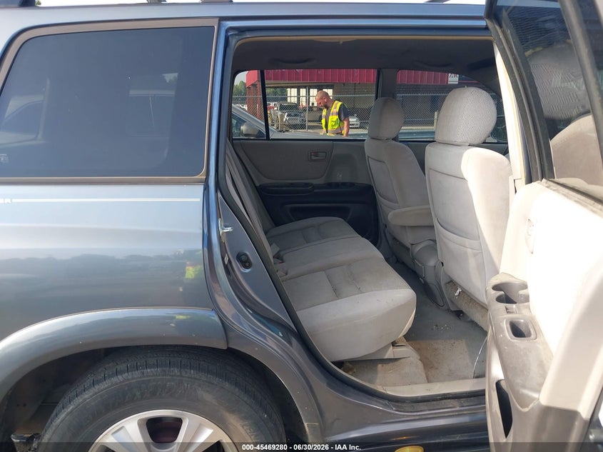 2002 Toyota Highlander VIN JTEGF21A220066225 IAAI salvage auction — SIDE, Salvage (North Carolina), sold $225 on 2026-07-30 (photo 8)
