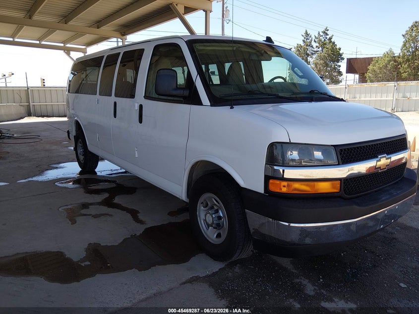 2017 Chevrolet Express 3500 VIN 1GAZGPFG4H1267155 — IAAI salvage auction photo