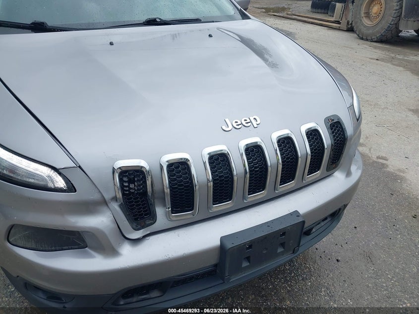 2018 Jeep Cherokee VIN 1C4PJMCB7JD580986 IAAI salvage auction — ALL OVER, Sf97 (New Hampshire), sold $7,700 on 2026-08-31 (photo 6)