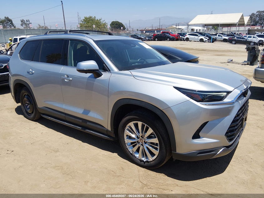 2024 Toyota Highlander VIN 5TDAAAB59RS037851 IAAI salvage auction — NORMAL WEAR, Salvage (California), sold $25,500 on 2026-07-08 (photo 1)