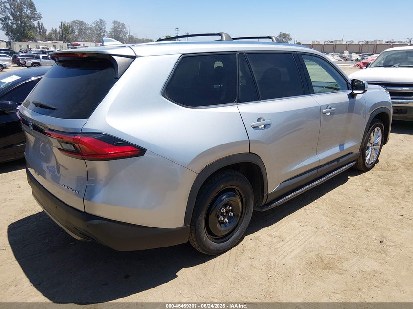2024 Toyota Highlander VIN 5TDAAAB59RS037851 IAAI salvage auction — NORMAL WEAR, Salvage (California), sold $25,500 on 2026-07-08 (photo 4)