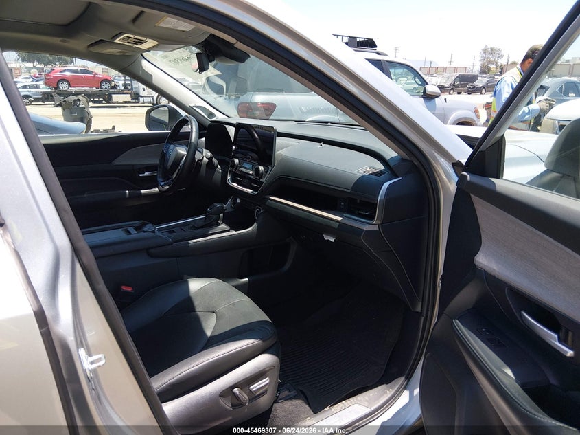 2024 Toyota Highlander VIN 5TDAAAB59RS037851 IAAI salvage auction — NORMAL WEAR, Salvage (California), sold $25,500 on 2026-07-08 (photo 5)