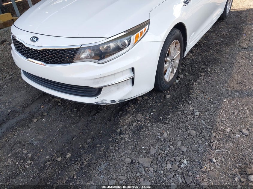 2017 Kia Optima VIN 5XXGT4L36HG160784 IAAI salvage auction — THEFT, Salvage Title, sold $25 on 2026-07-30 (photo 6)