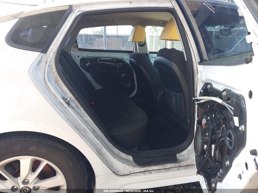 2017 Kia Optima VIN 5XXGT4L36HG160784 IAAI salvage auction — THEFT, Salvage Title, sold $25 on 2026-07-30 (photo 8)