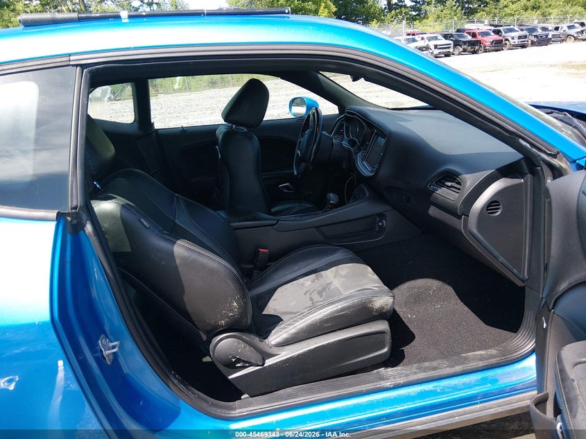 2019 Dodge Challenger VIN 2C3CDZGGXKH699987 IAAI salvage auction — LEFT SIDE, Salvage (West Virginia), sold $3,100 on 2026-07-23 (photo 5)