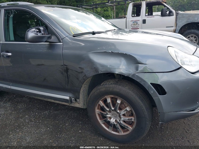 2006 Porsche Cayenne VIN WP1AA29P06LA24351 IAAI salvage auction — RIGHT SIDE, Salvage (Delaware), sold $1,700 on 2026-07-29 (photo 6)