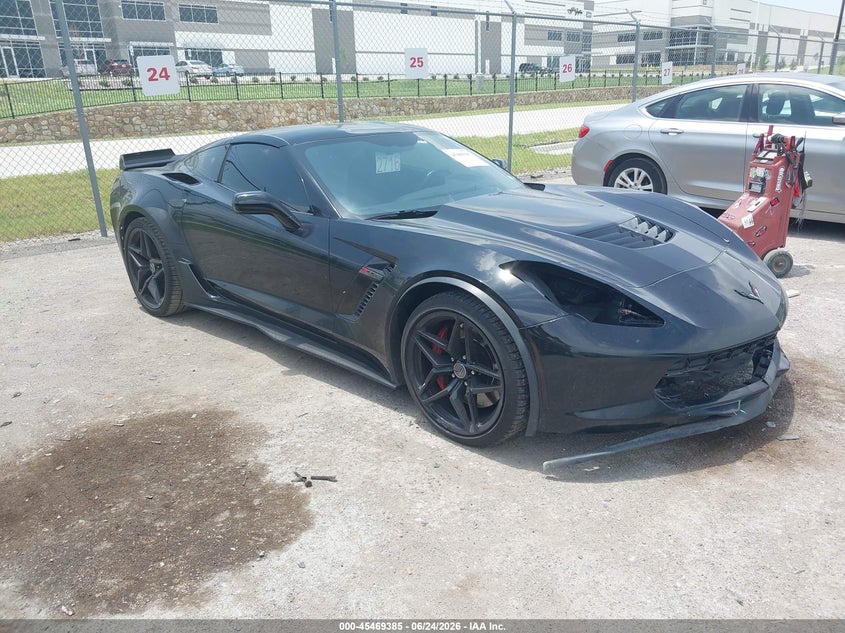 2015 Chevrolet Corvette VIN 1G1YR2D67F5605477 — IAAI salvage auction photo