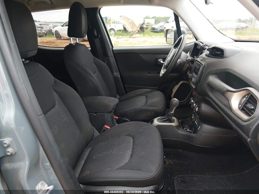 2017 Jeep Renegade VIN ZACCJBAB2HPG05018 IAAI salvage auction — HAIL, Clear (Missouri), sold $2,125 on 2026-08-10 (photo 5)