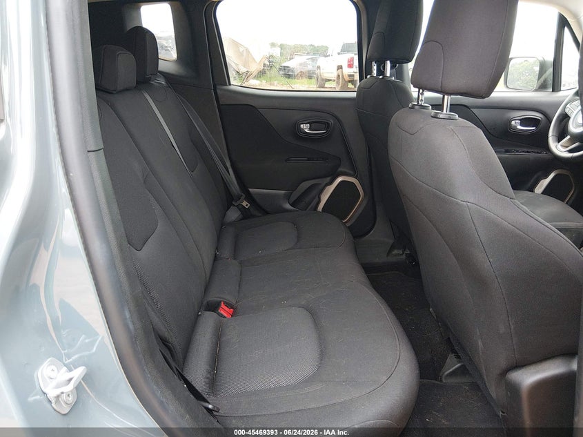 2017 Jeep Renegade VIN ZACCJBAB2HPG05018 IAAI salvage auction — HAIL, Clear (Missouri), sold $2,125 on 2026-08-10 (photo 8)