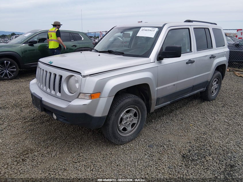 2011 Jeep Patriot VIN 1J4NT1GA3BD129485 IAAI salvage auction — NORMAL WEAR, Peddle Clear Public-Restricted (Oregon), sold $200 on 2026-07-28 (photo 2)