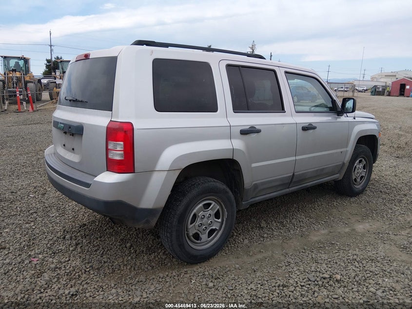 2011 Jeep Patriot VIN 1J4NT1GA3BD129485 IAAI salvage auction — NORMAL WEAR, Peddle Clear Public-Restricted (Oregon), sold $200 on 2026-07-28 (photo 4)