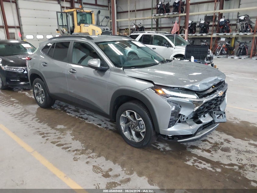 2025 Chevrolet Trax VIN KL77LHEP5SC235177 IAAI salvage auction — FRONT END, Clear (Michigan), sold $7,650 on 2026-08-01 (photo 1)