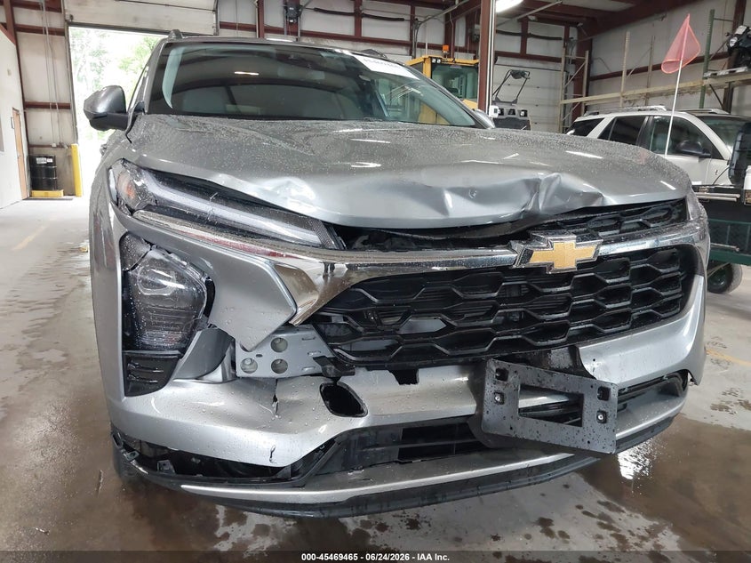 2025 Chevrolet Trax VIN KL77LHEP5SC235177 IAAI salvage auction — FRONT END, Clear (Michigan), sold $7,650 on 2026-08-01 (photo 6)
