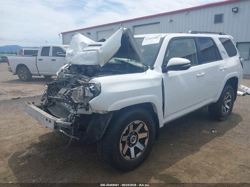 2021 Toyota 4runner VIN JTERU5JR8M5945921 IAAI salvage auction — FRONT END, Salvage Title, sold $5,200 on 2026-07-28 (photo 2)