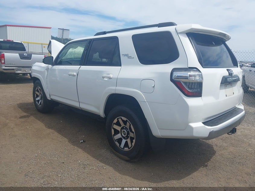 2021 Toyota 4runner VIN JTERU5JR8M5945921 IAAI salvage auction — FRONT END, Salvage Title, sold $5,200 on 2026-07-28 (photo 3)