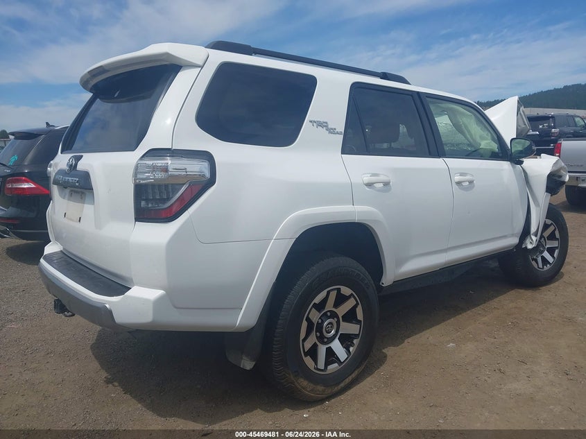 2021 Toyota 4runner VIN JTERU5JR8M5945921 IAAI salvage auction — FRONT END, Salvage Title, sold $5,200 on 2026-07-28 (photo 4)