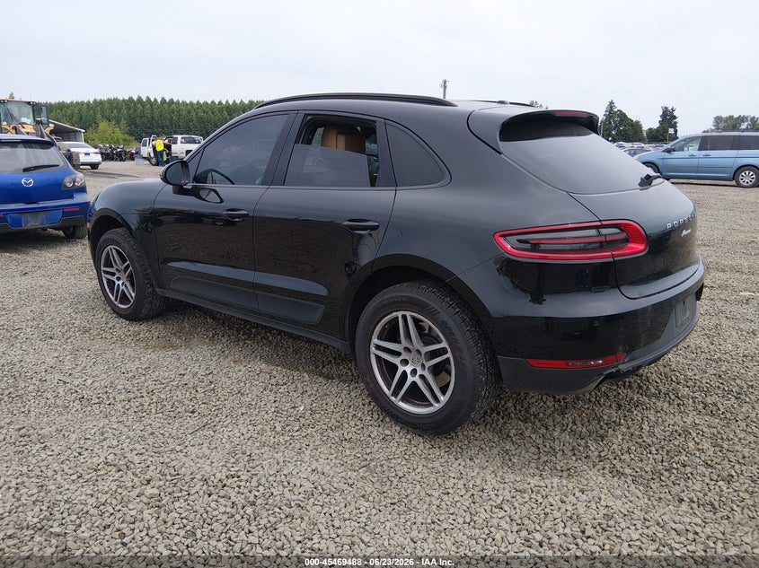 2017 Porsche Macan VIN WP1AA2A5XHLB03393 IAAI salvage auction — NORMAL WEAR, Salvage Title, sold $6,050 on 2026-08-10 (photo 3)