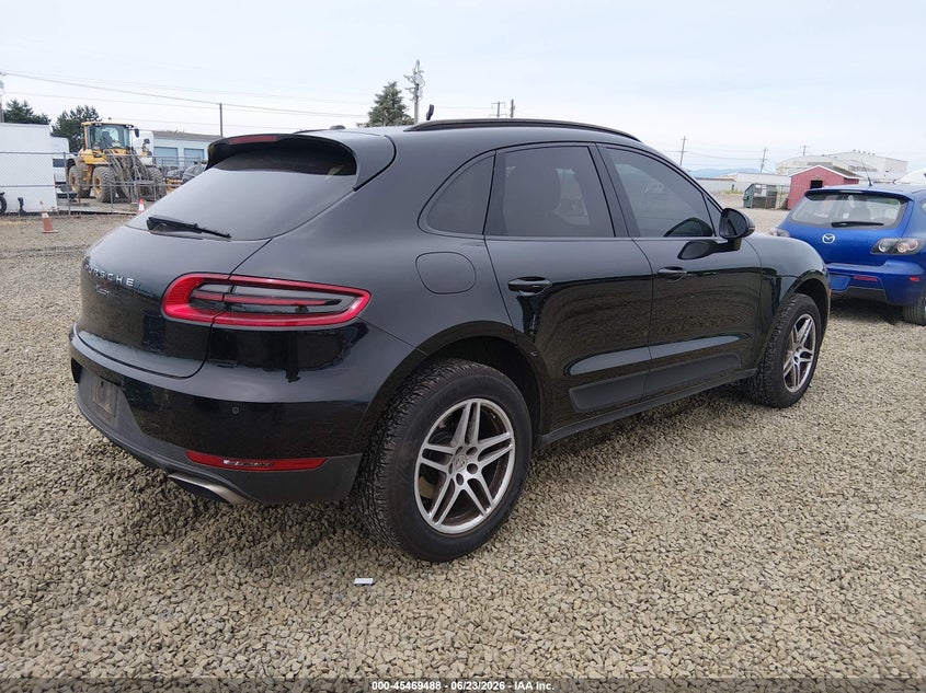 2017 Porsche Macan VIN WP1AA2A5XHLB03393 IAAI salvage auction — NORMAL WEAR, Salvage Title, sold $6,050 on 2026-08-10 (photo 4)