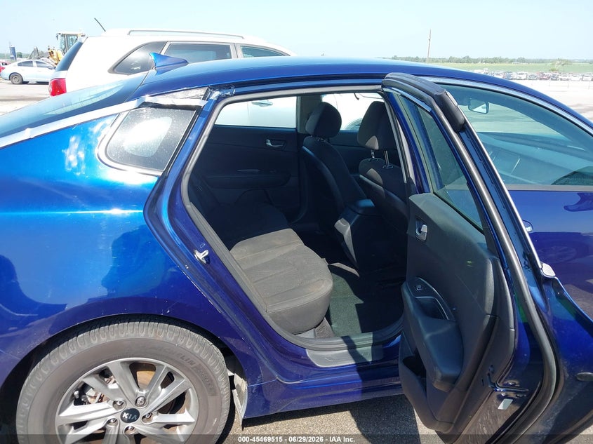 2019 Kia Optima VIN 5XXGT4L3XKG304313 IAAI salvage auction — FRONT END, Certificate Of Title (Nebraska), sold $1,950 on 2026-08-01 (photo 8)