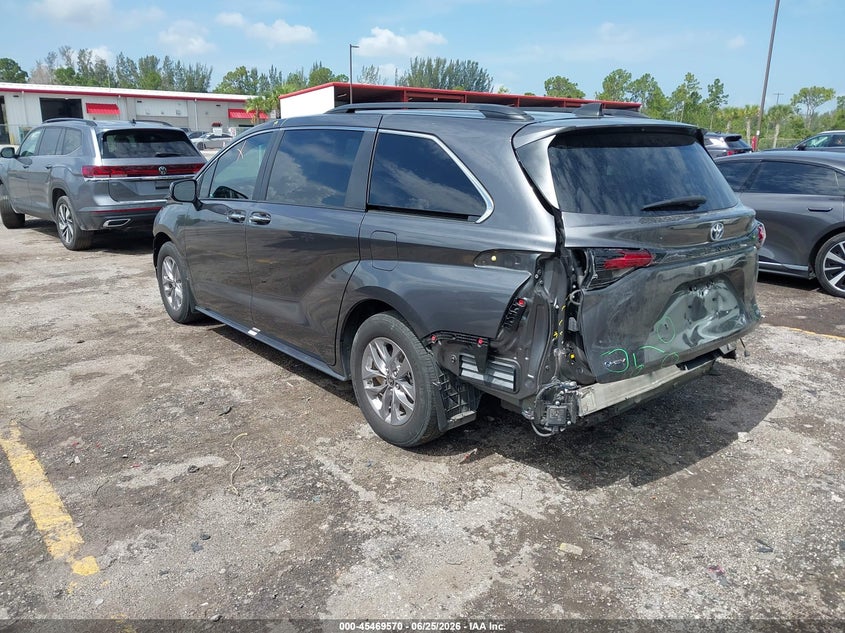 2025 Toyota Sienna VIN 5TDJRKEC0SS254395 IAAI salvage auction — FRONT & REAR, Rebuildable (Florida), sold $15,700 on 2026-07-29 (photo 3)
