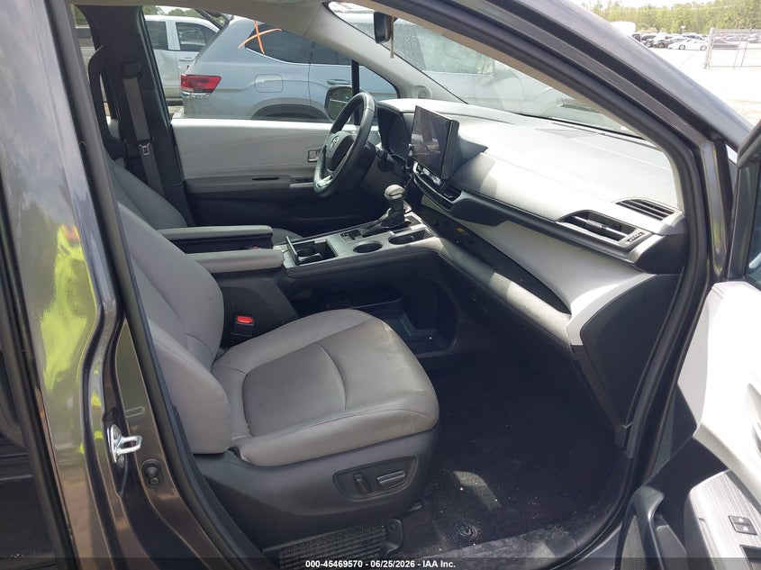 2025 Toyota Sienna VIN 5TDJRKEC0SS254395 IAAI salvage auction — FRONT & REAR, Rebuildable (Florida), sold $15,700 on 2026-07-29 (photo 5)