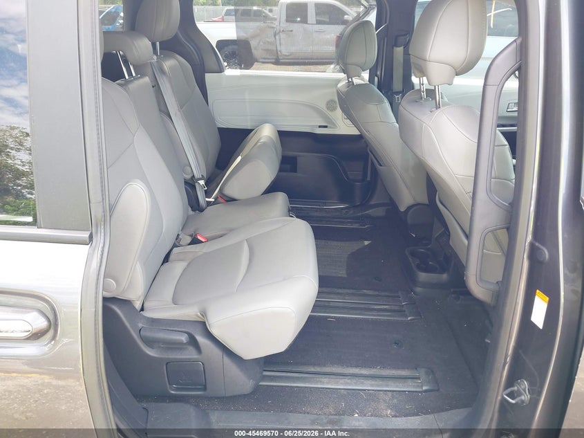 2025 Toyota Sienna VIN 5TDJRKEC0SS254395 IAAI salvage auction — FRONT & REAR, Rebuildable (Florida), sold $15,700 on 2026-07-29 (photo 8)