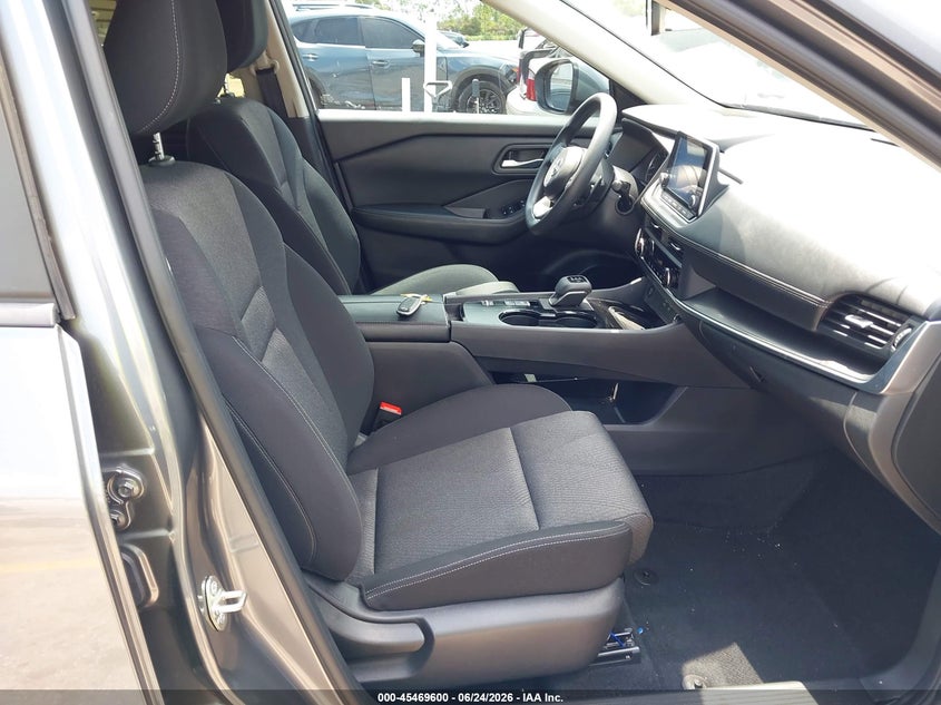 2024 Nissan Rogue VIN JN8BT3BA1RW005570 IAAI salvage auction — RIGHT FRONT, Salvage Title, sold $7,200 on 2026-07-22 (photo 5)