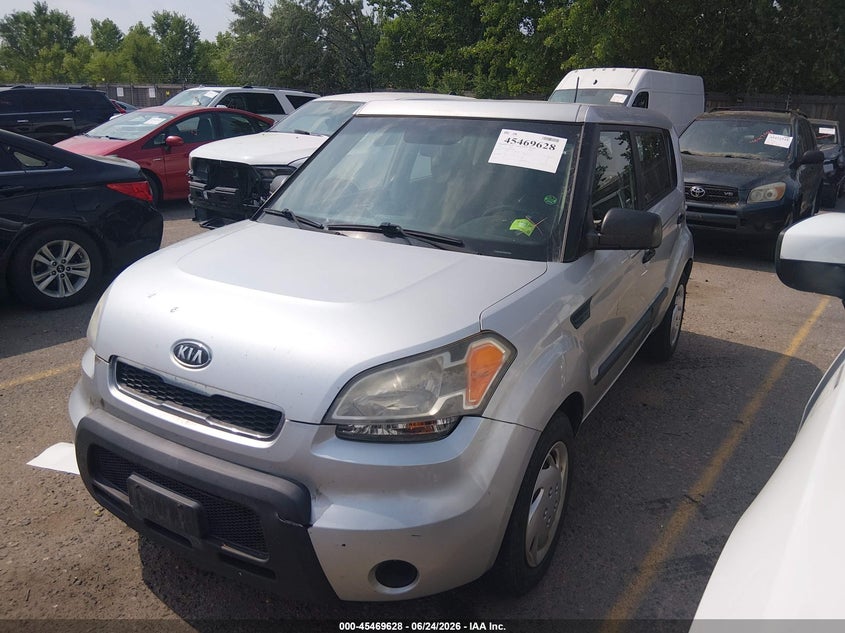 2011 Kia Soul VIN KNDJT2A18B7714693 IAAI salvage auction — NORMAL WEAR, Clear (Colorado), sold $425 on 2026-07-21 (photo 2)