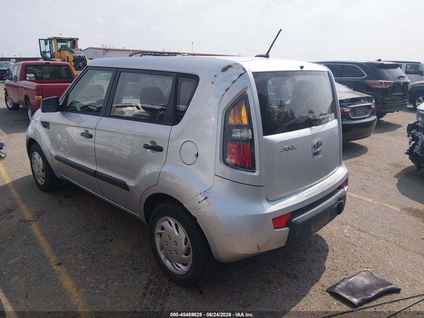 2011 Kia Soul VIN KNDJT2A18B7714693 IAAI salvage auction — NORMAL WEAR, Clear (Colorado), sold $425 on 2026-07-21 (photo 3)