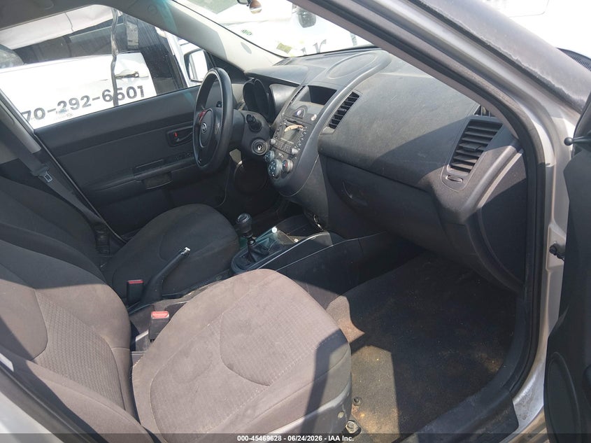 2011 Kia Soul VIN KNDJT2A18B7714693 IAAI salvage auction — NORMAL WEAR, Clear (Colorado), sold $425 on 2026-07-21 (photo 5)