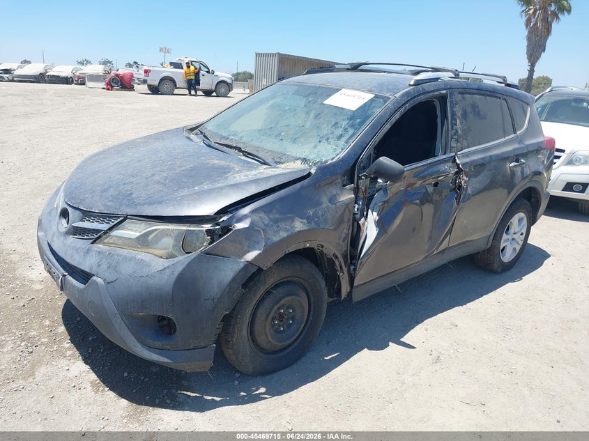 2015 Toyota Rav 4 VIN JTMZFREV0FJ036062 IAAI salvage auction — NORMAL WEAR, Salvage (California), sold $3,200 on 2026-07-29 (photo 2)