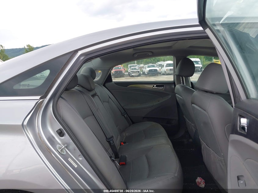 2015 Hyundai Sonata VIN KMHEC4A45FA119067 IAAI salvage auction — FRONT END, Salvage (Pennsylvania), sold $500 on 2026-07-22 (photo 8)