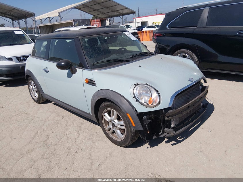 2013 Mini Hard top VIN WMWSU3C55DT691274 — IAAI salvage auction photo