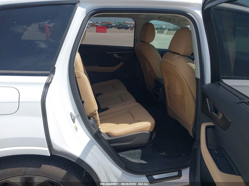 2026 Audi Q7 VIN WA1LVBF71TD008386 IAAI salvage auction — WATER/FLOOD, Salvage Title, sold $5,200 on 2026-07-29 (photo 8)