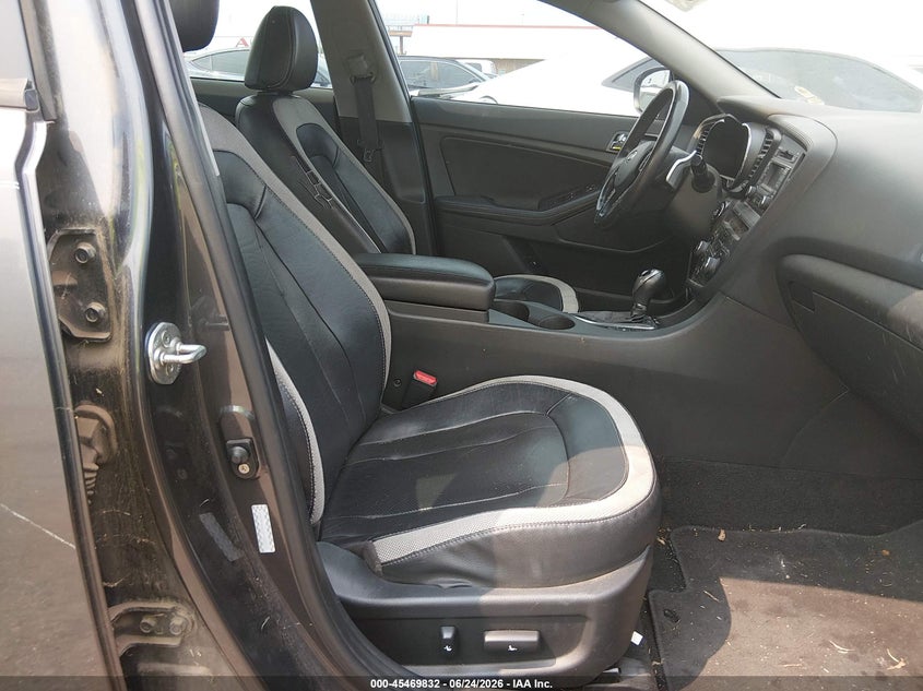 2011 Kia Optima VIN KNAGR4A61B5123131 IAAI salvage auction — NORMAL WEAR, Clear - Public Restricted (Oklahoma), sold $250 on 2026-07-29 (photo 5)