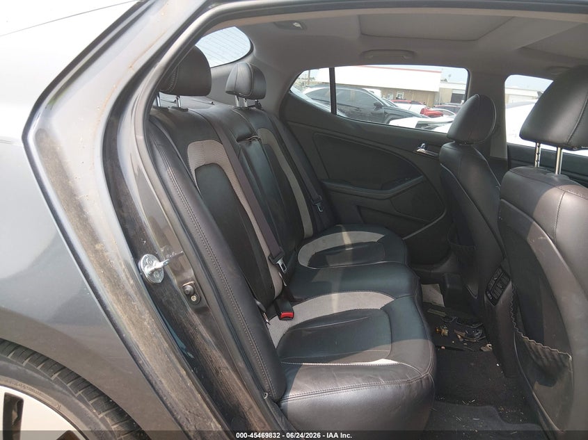 2011 Kia Optima VIN KNAGR4A61B5123131 IAAI salvage auction — NORMAL WEAR, Clear - Public Restricted (Oklahoma), sold $250 on 2026-07-29 (photo 8)