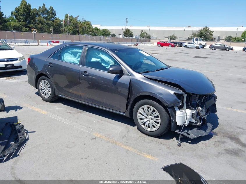 2014 Toyota Camry VIN 4T1BF1FK5EU401268 IAAI salvage auction — NORMAL WEAR, Salvage (California), sold $1,725 on 2026-07-28 (photo 1)