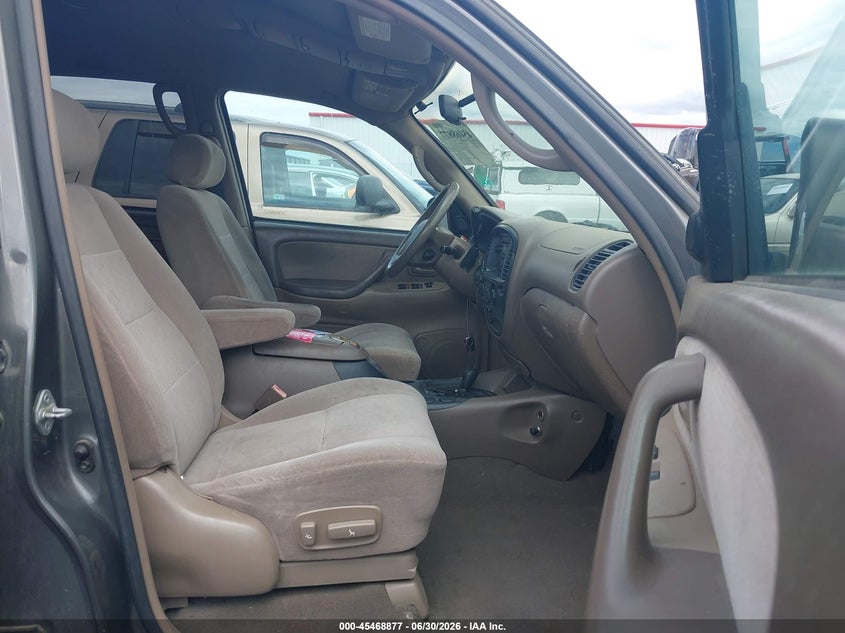 2004 Toyota Sequoia VIN 5TDBT44A24S211925 IAAI salvage auction — NORMAL WEAR, Clear (Washington), sold $75 on 2026-07-14 (photo 5)