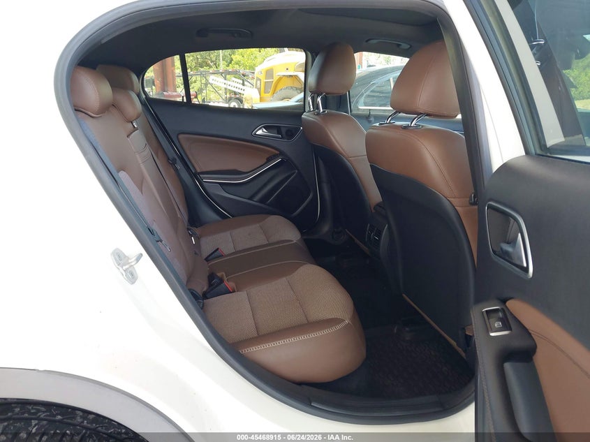 2015 Mercedes-benz VIN WDCTG4GB6FJ037753 IAAI salvage auction — NORMAL WEAR, Salvage Title, sold $1,425 on 2026-08-04 (photo 8)