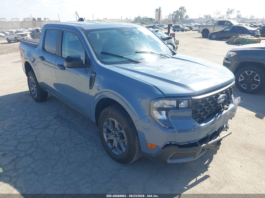 2025 Ford Maverick VIN 3FTTW8H3XSRA41215 IAAI salvage auction — FRONT END, Salvage Title, sold $8,800 on 2026-07-29 (photo 1)