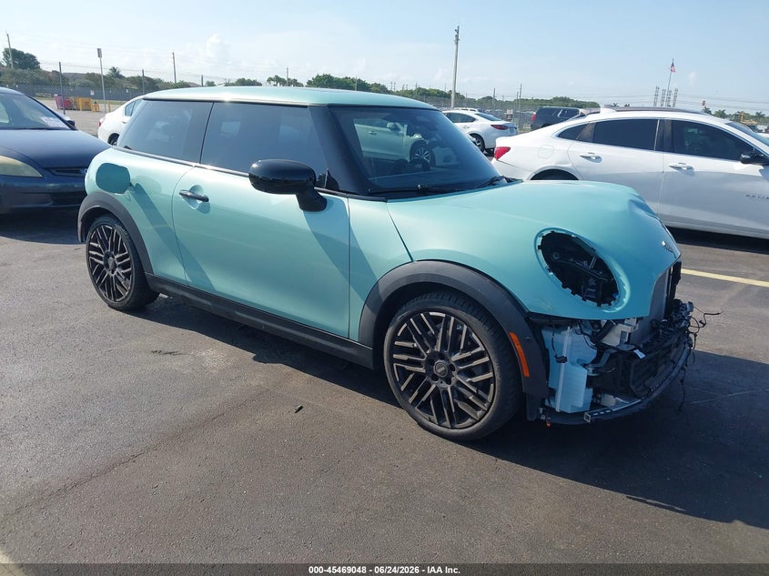 2025 Mini Hard top VIN WMW23GD02S2W13681 IAAI salvage auction — FRONT & REAR, Rebuildable (Florida), sold $5,100 on 2026-07-30 (photo 1)