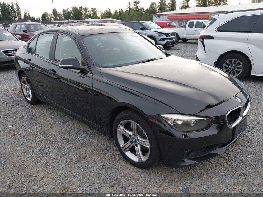 2014 BMW 3er VIN WBA3B5C52EF958666 IAAI salvage auction — FRONT END, Salvage Title, sold $2,400 on 2026-07-22 (photo 1)