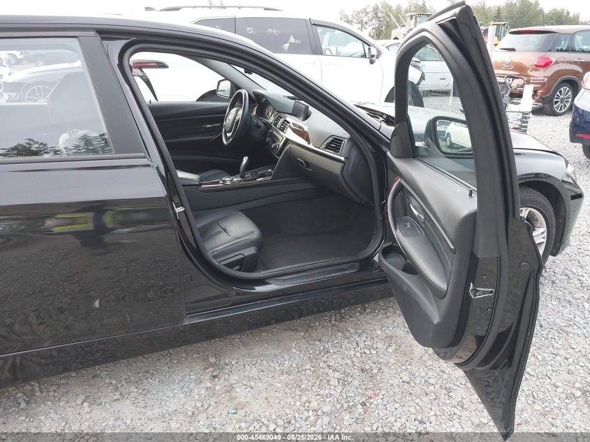 2014 BMW 3er VIN WBA3B5C52EF958666 IAAI salvage auction — FRONT END, Salvage Title, sold $2,400 on 2026-07-22 (photo 5)