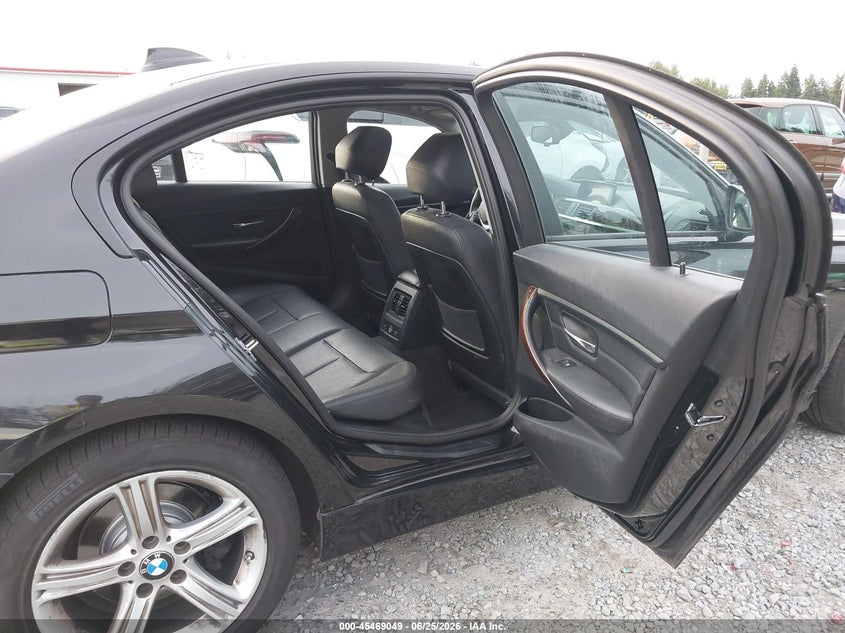 2014 BMW 3er VIN WBA3B5C52EF958666 IAAI salvage auction — FRONT END, Salvage Title, sold $2,400 on 2026-07-22 (photo 8)